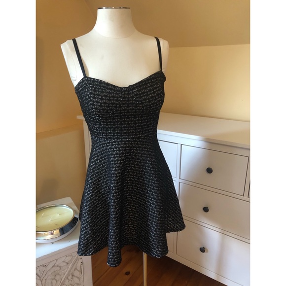 DRESS - Picture 3 of 4